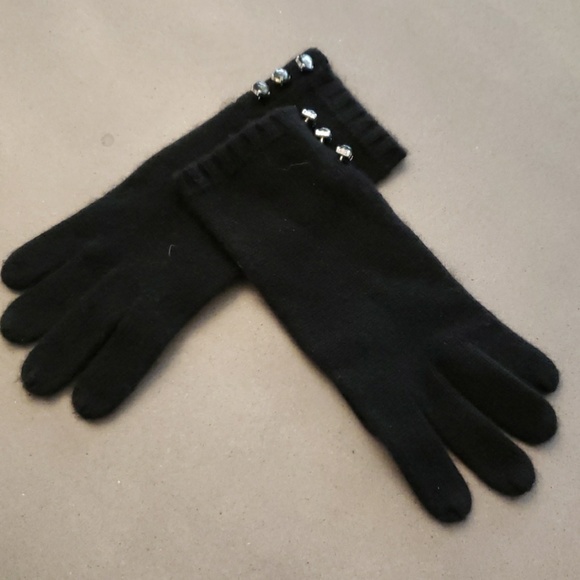 Ann Taylor Accessories - NWOT Cashmere Gloves